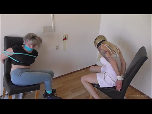 ❤️ Addictus / ligatus et clausus / puella in tribulatione ad nos la.yourxxxvideos.ru